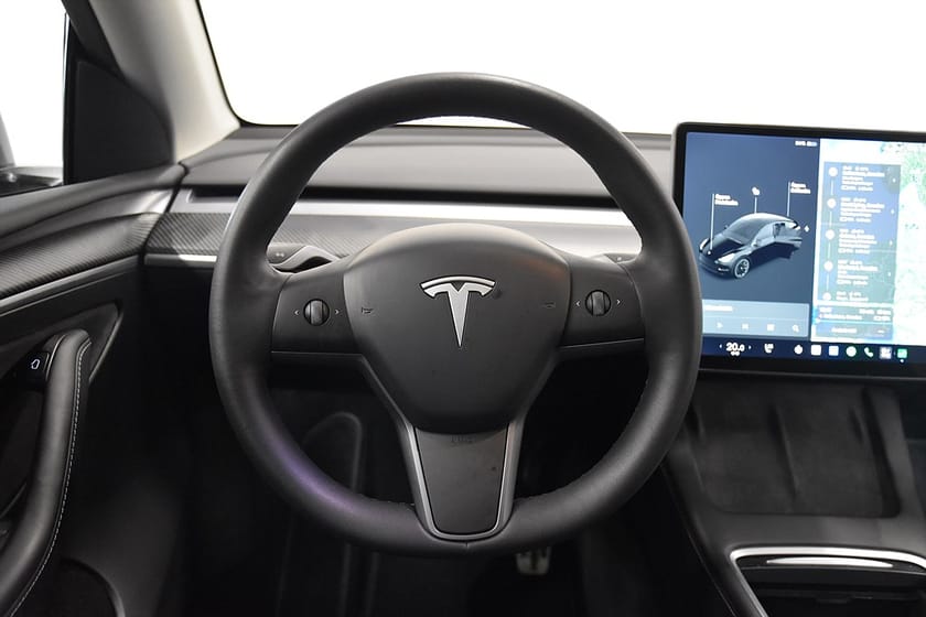 Bild 2 av Tesla Model Y Long Range AWD 514hk