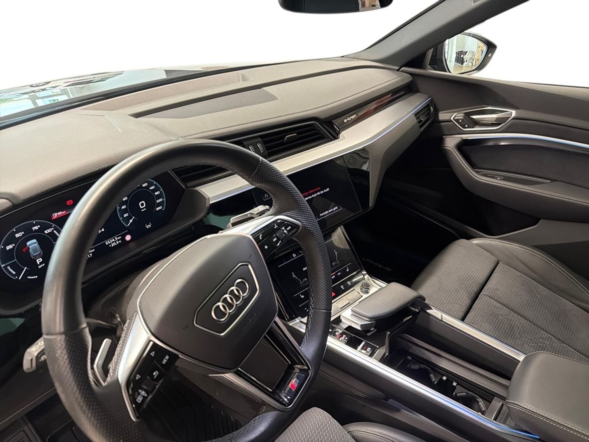 Audi Audi Q8 55 e-tron quattro — bild 11