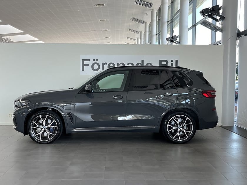 Bild 3 av BMW X5 xDrive45e iPerformance M Sport Panorama HeadUp HiFi Drag KomfortStol