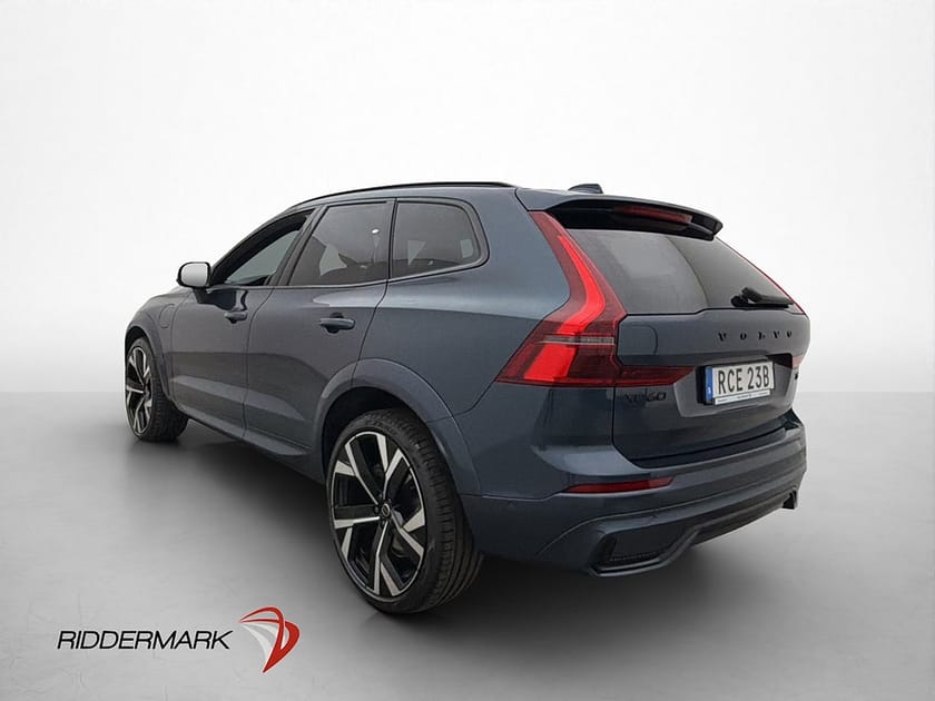 Bild 5 av Volvo XC60 T6 AWD 350hk Plus Black Pano B&W HuD 360° Värmare