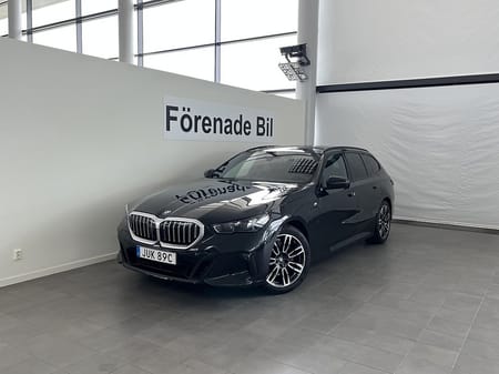 BMW 530e xDrive Touring 4,95 ränta M Sport Panorama Drag H/K