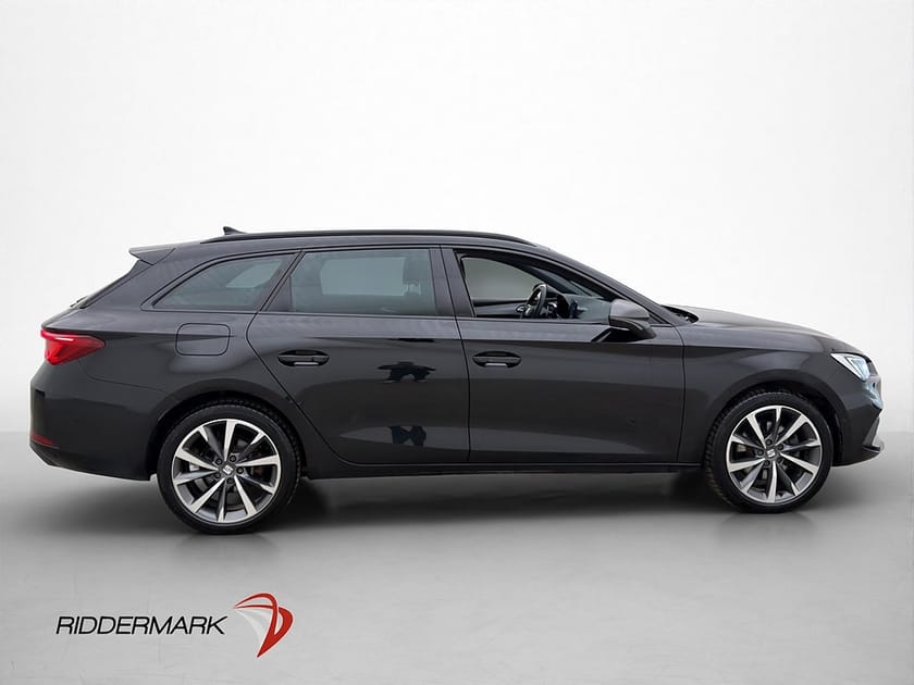 Bild 5 av SEAT León Sportstourer e-Hybrid 204hk FR Cockpit Kamera Drag