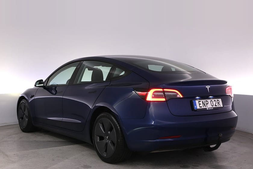 Bild 4 av Tesla Model 3 Long Range AWD Refresh Autopilot Panorama Drag