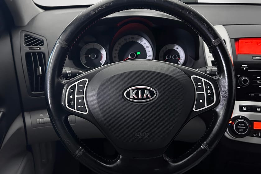 Bild 5 av Kia cee'd_sw 1.6 CRDI |  Dragkrok Farthållare