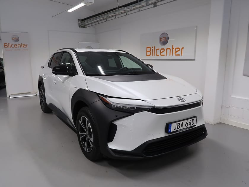 Bild 3 av Toyota bZ4X 71.4 kWh V-Däck ingår 360°-Navi-Elstol-Rattvärme-Adapti