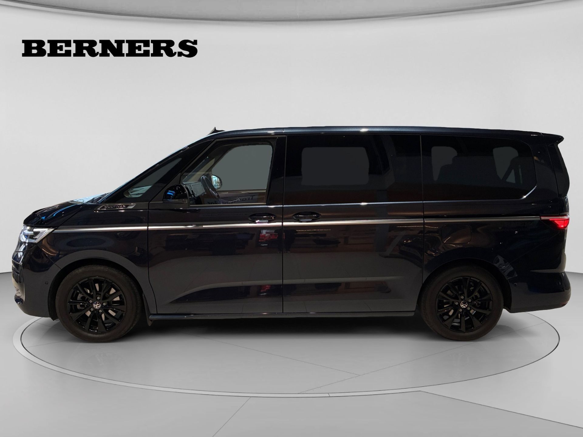 Volkswagen Multivan 2026, photo 2/10