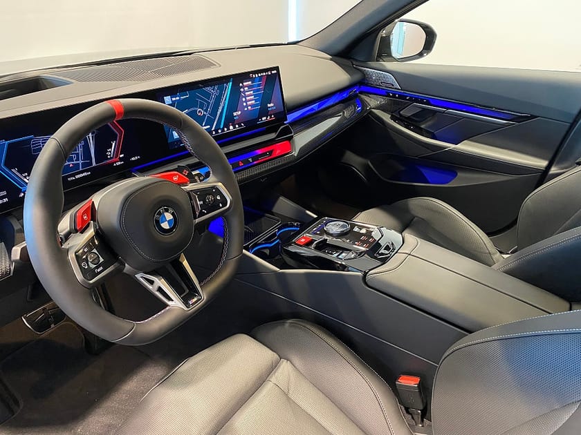 Bild 4 av BMW M5 Touring 4,95 ränta Panorama B&W Rattvärme Drag