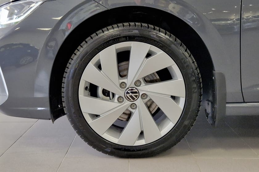 Bild 3 av Volkswagen Golf | P-värmare | Backkamera | Adaptiv farthållare