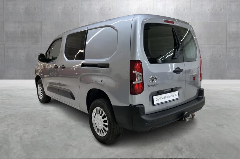 Bilde 3 av Toyota ProAce City 1.5D 130hk, 4X4, Lang (L2) 2 skyvedører - Comfort