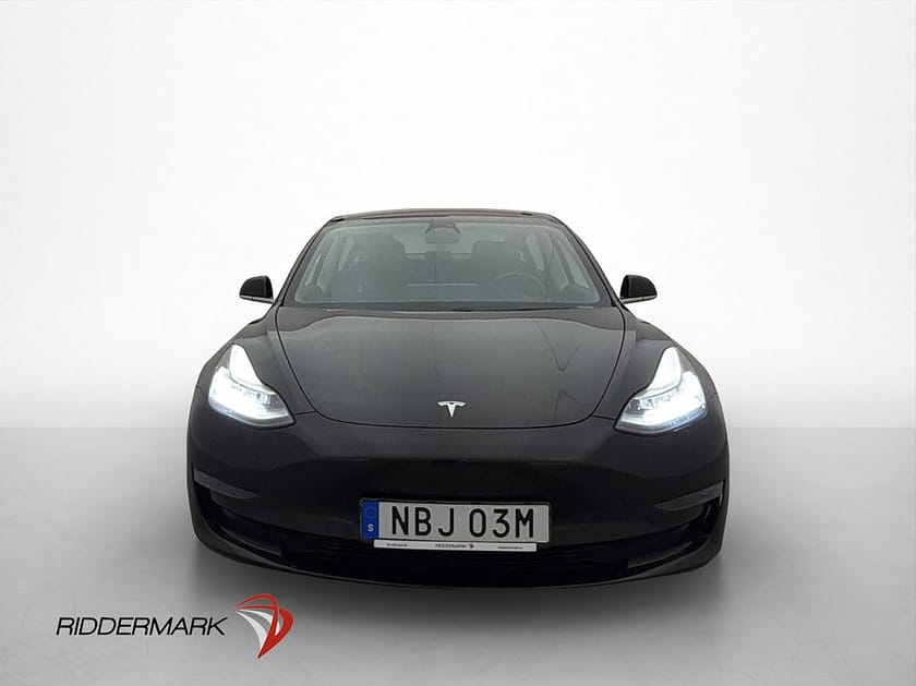 Bild 3 av Tesla Model 3 Long Range Dragkrok Autopilot Parkeringsklimat