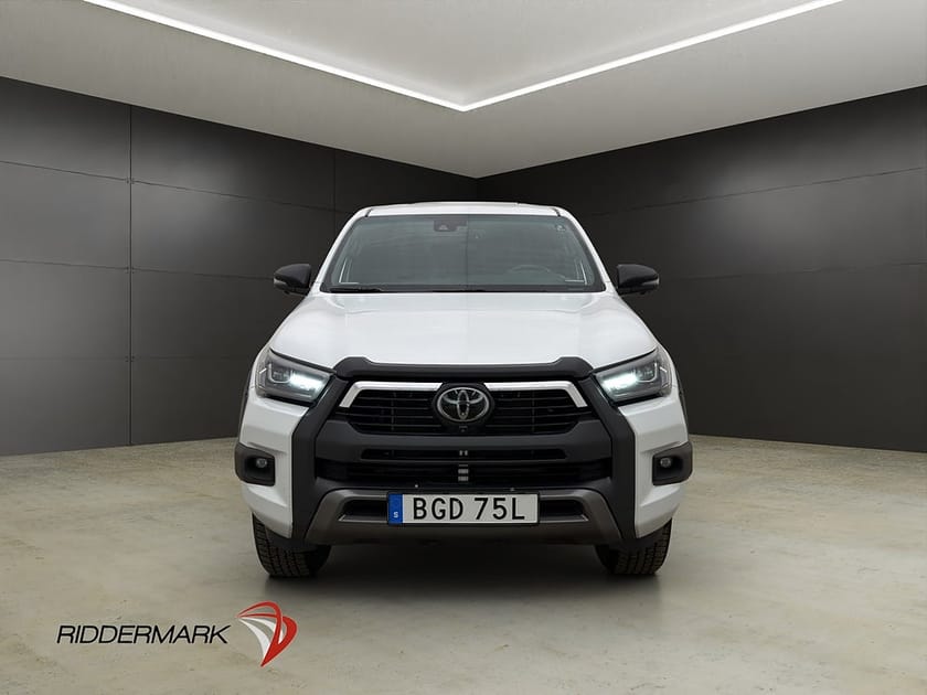 Bild 5 av Toyota Hilux Dubbelhytt Invincible 2.8 4WD Dragkrok JBL Diff Kåpa Moms