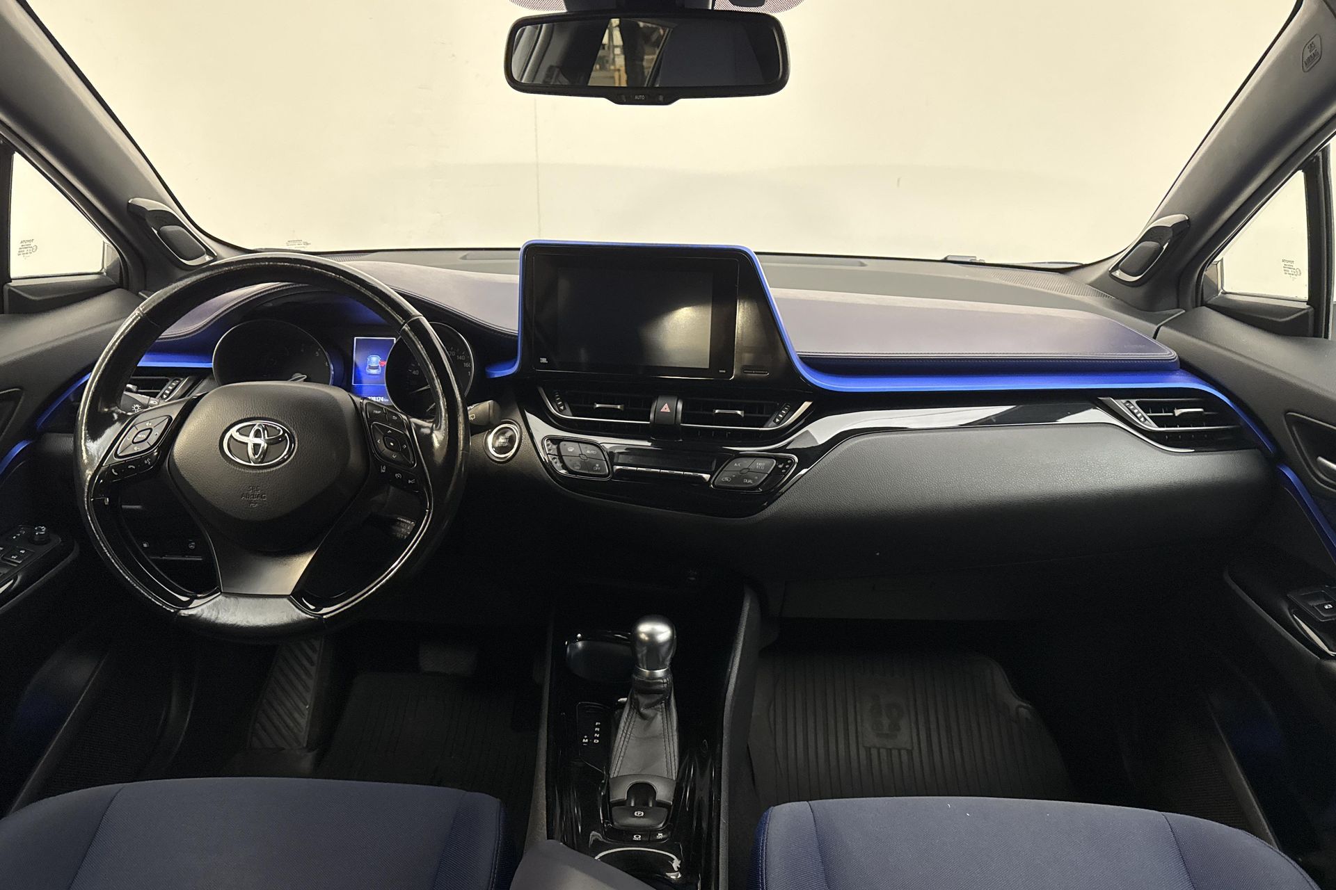 Toyota C-HR 1.2 T 2017, bild 7/10