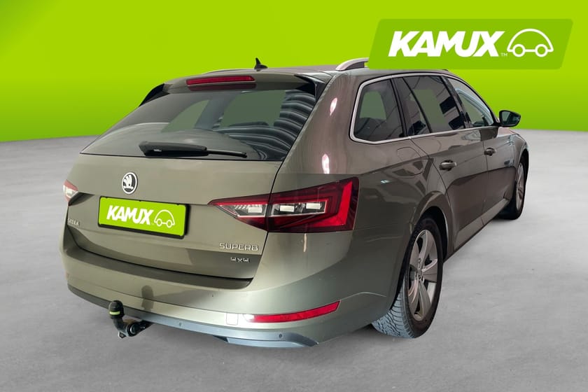 Bild 4 av Škoda Superb Kombi 2.0 TDI 4x4 Style  Backkamera Drag Navi Canton 190hk