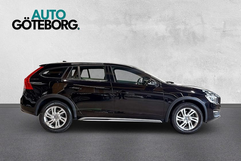 Bild 3 av Volvo V60 Cross Country D4 Classic Momentum Kamrem bytt 2-Ägare NYBESIKTIGAD