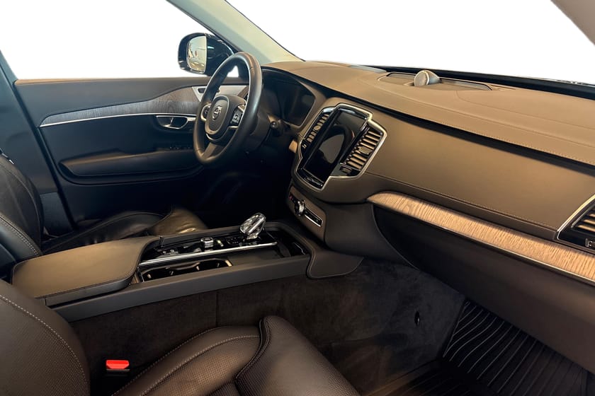 Bild 5 av Volvo XC90 Recharge T8 Ultimate Dark - HUD / Dynamisk LED