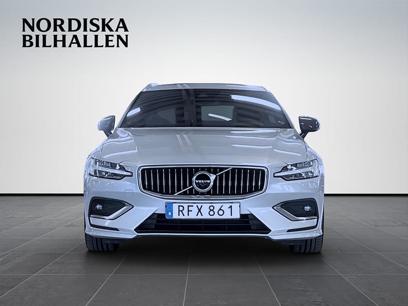Bild 2 av Volvo V60 T6 AWD Geartronic Inscription Pano Värmare Drag HUD