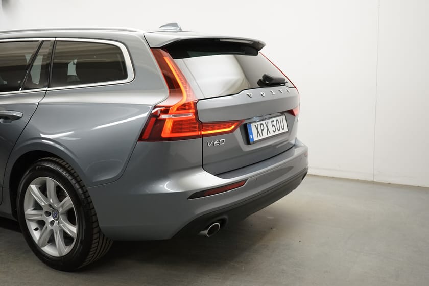 Bild 3 av Volvo V60 B4 Bensin Momentum Advanced SE, HarmanKardon PremiumSound, Dragkrok