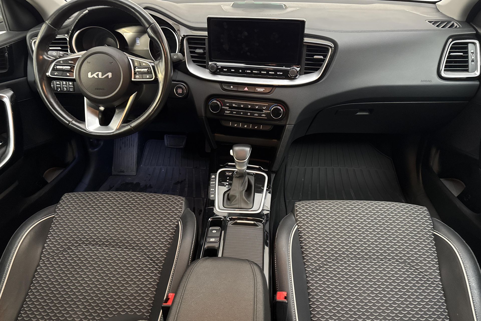 Kia Ceed 1.6 GDI 2022, bild 7/10