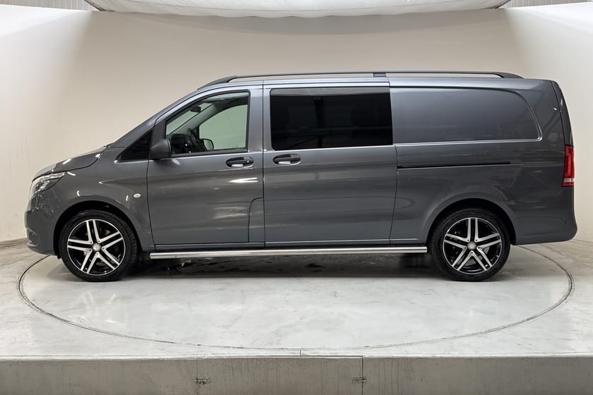 Bild 2 av Mercedes-Benz Vito Mixto 119 BlueTEC 4MATIC 3.0t W640 (190hk)