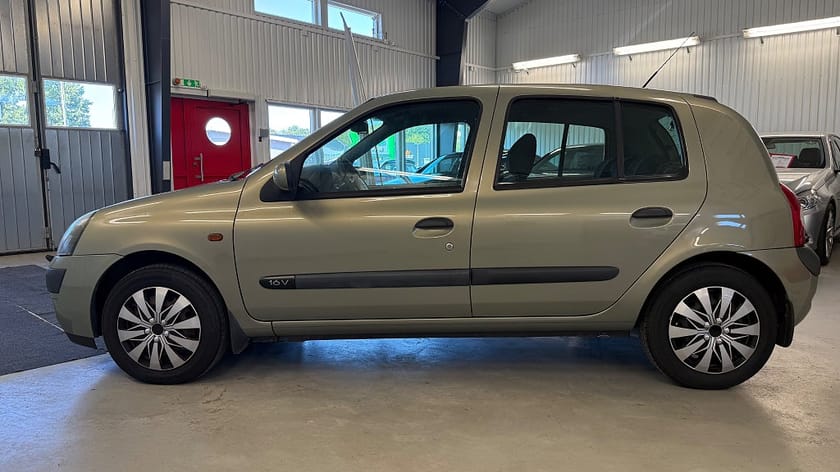 Bild 5 av Renault Clio  Halvkombi 5-dörrars 1.2 Manuell, 75hk **låga mil**