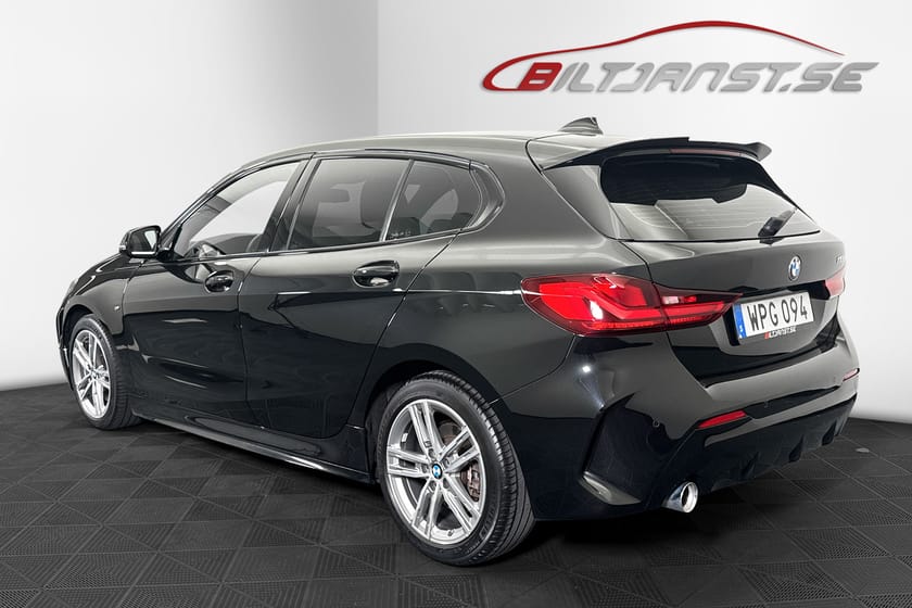 Bild 3 av BMW 118i M-sport/ nyservad/ svart innertak