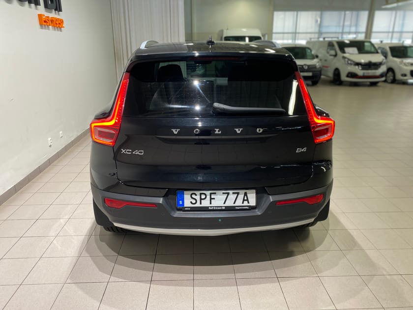Bild 4 av Volvo XC40 B4 FWD Bensin Momentum Advanced SE