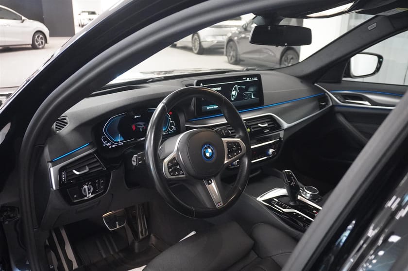 Bild 3 av BMW 530e xDrive Touring M-Sport Innovation DAP HiFi Drag