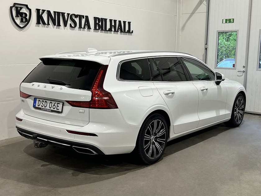 Bild 4 av Volvo V60 Recharge T6 AWD Inscription Exp Moms Värmare Drag 340hk
