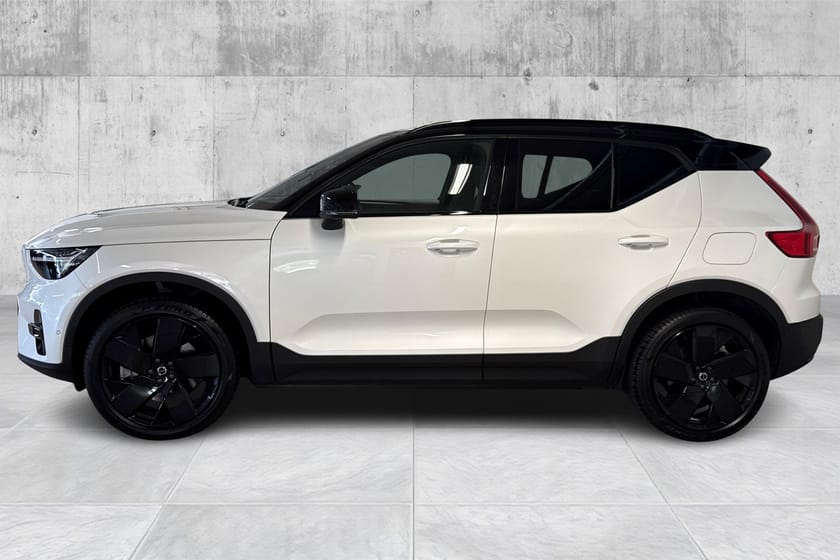 Bilde 2 av Volvo EX40 Twin Motor Performance Ultra Black Edition/Performance/PIxel/Pano/Alt Utstyr!