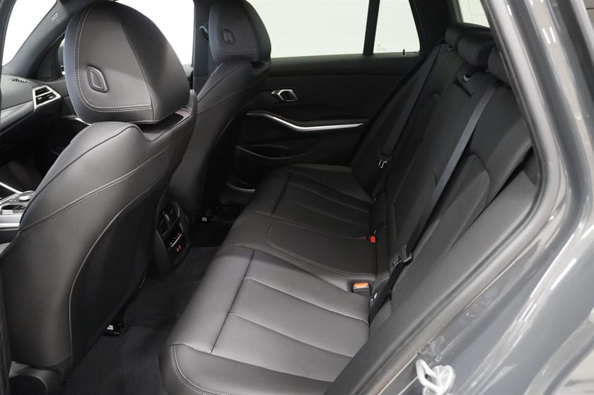 Bild 4 av BMW 330e xDrive Touring M Sport Active Ed Drag Aktiv Fartpilot HiFi