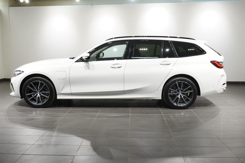 Bild 3 av BMW 330e xDrive Touring