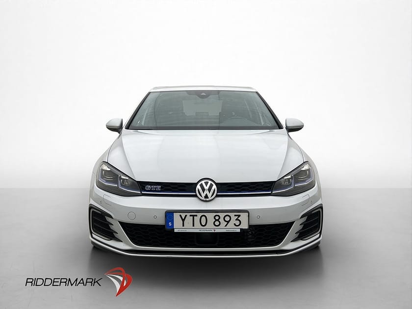 Bild 2 av Volkswagen Golf GTE 204hk Cockpit Kamera Halvskinn Dragkrok