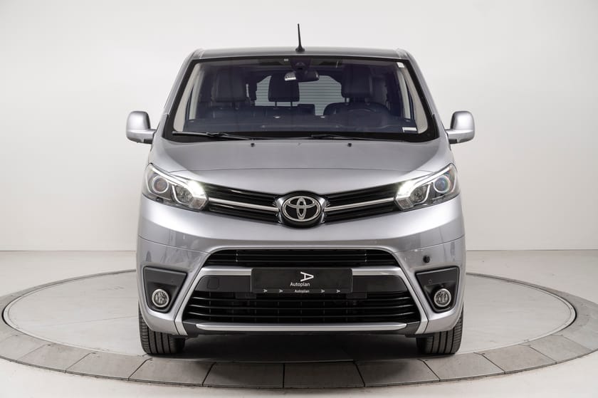 Bilde 4 av Toyota ProAce Verso Electric Lang Executive Shuttle Rullestolrampe