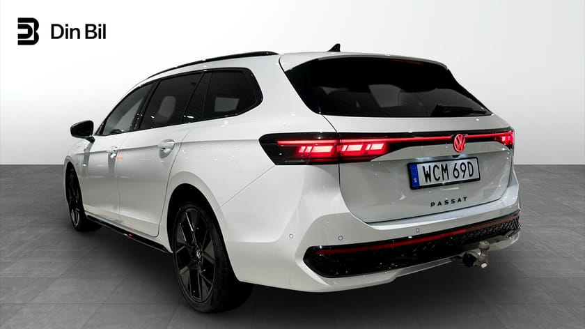 Bild 3 av Volkswagen Passat Variant eHybrid DSG R-LineBlack/Edition/Pano/&K/Drag