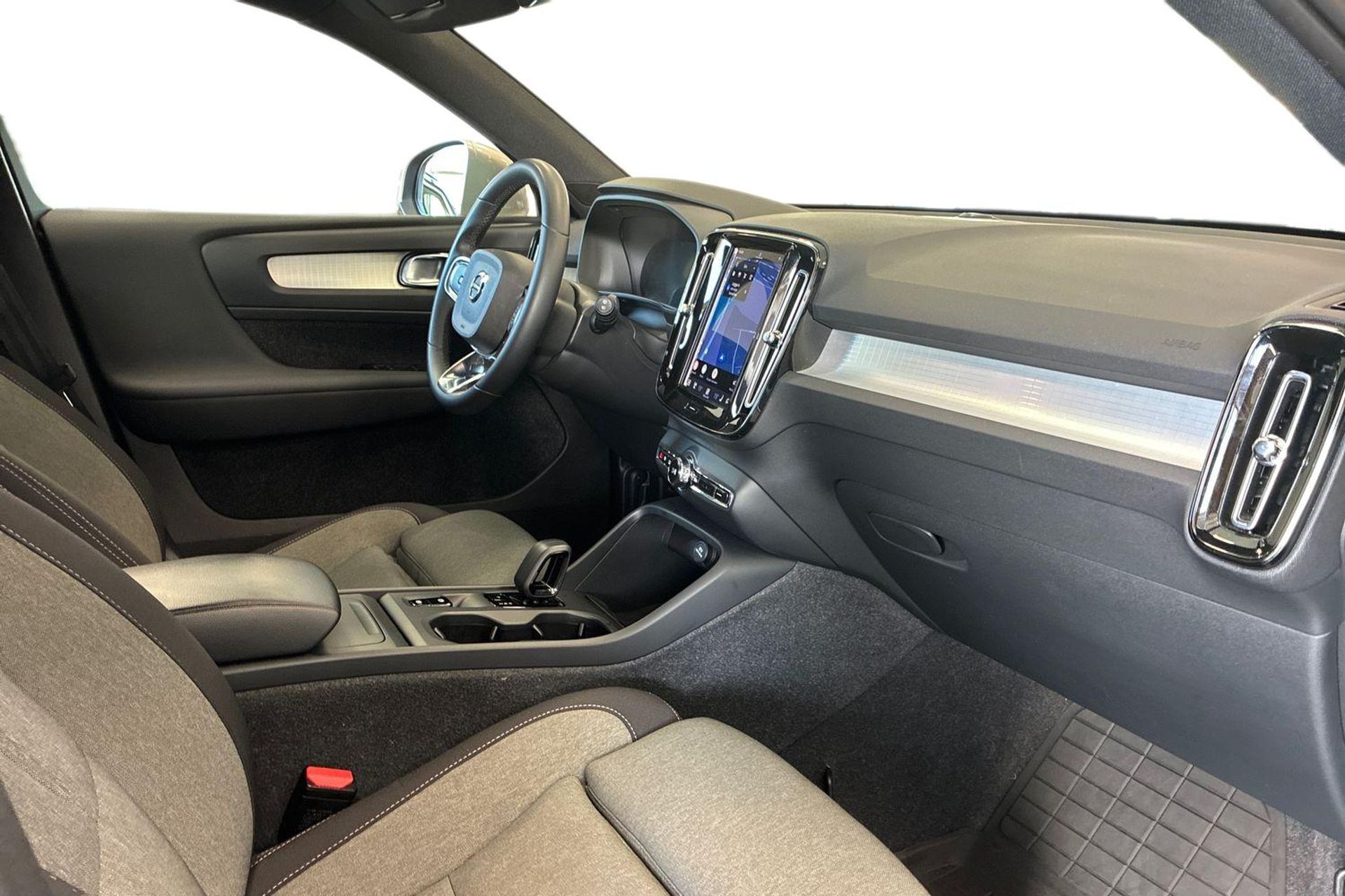 Volvo XC40 B4 FWD Bensin Core SE II 2024, bild 7/10