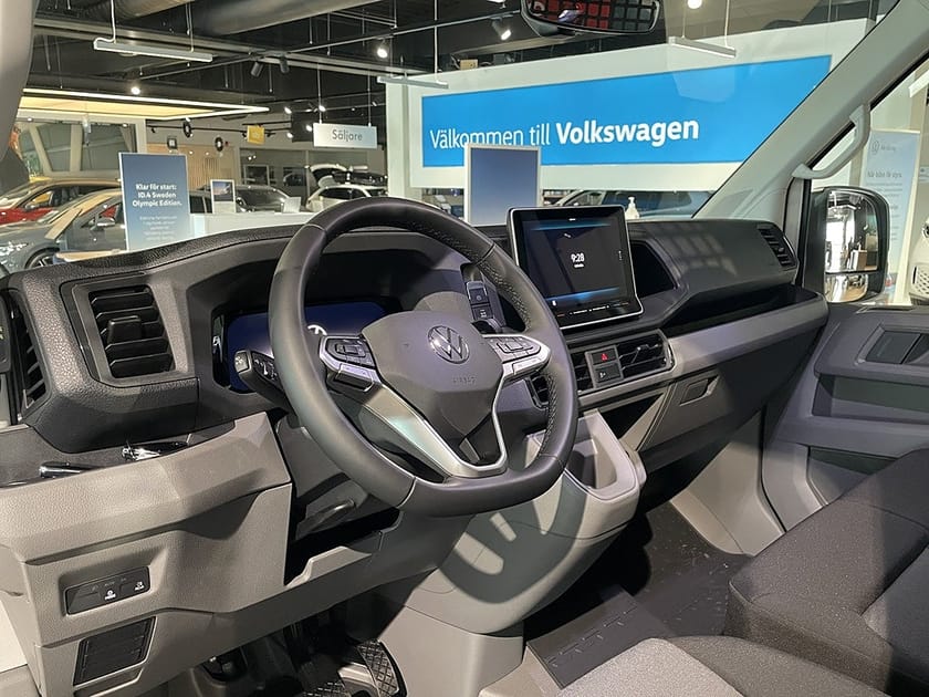 Bild 5 av Volkswagen Crafter Chassi Skåp kort hjulbas 35 Flakbil med KRAN