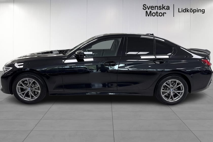 Bild 3 av BMW 330e Sedan Steptronic I Sport Line I S&V-hjul