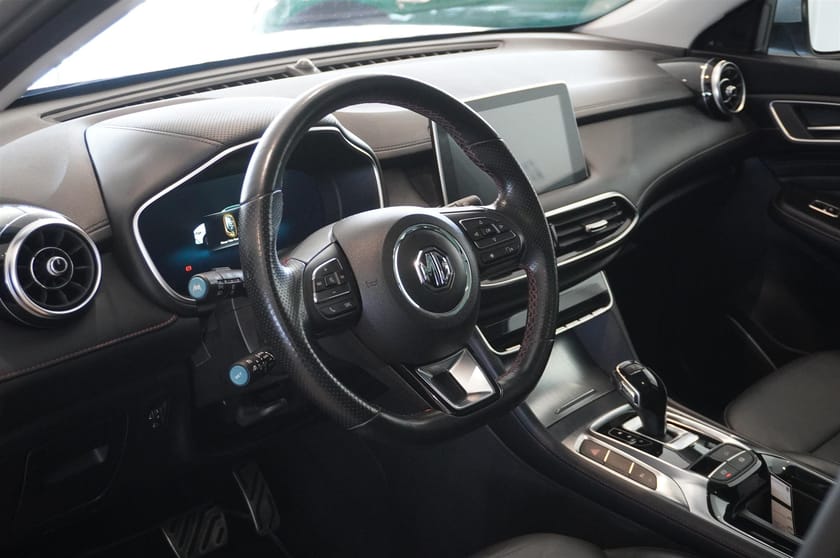 Bild 2 av MG EHS PHEV 1.5T Luxury Panorama