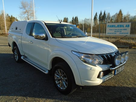 Mitsubishi L200 Club Cab 2.4 DI-D 181hk  4X4  Värmare,Drag,Moms