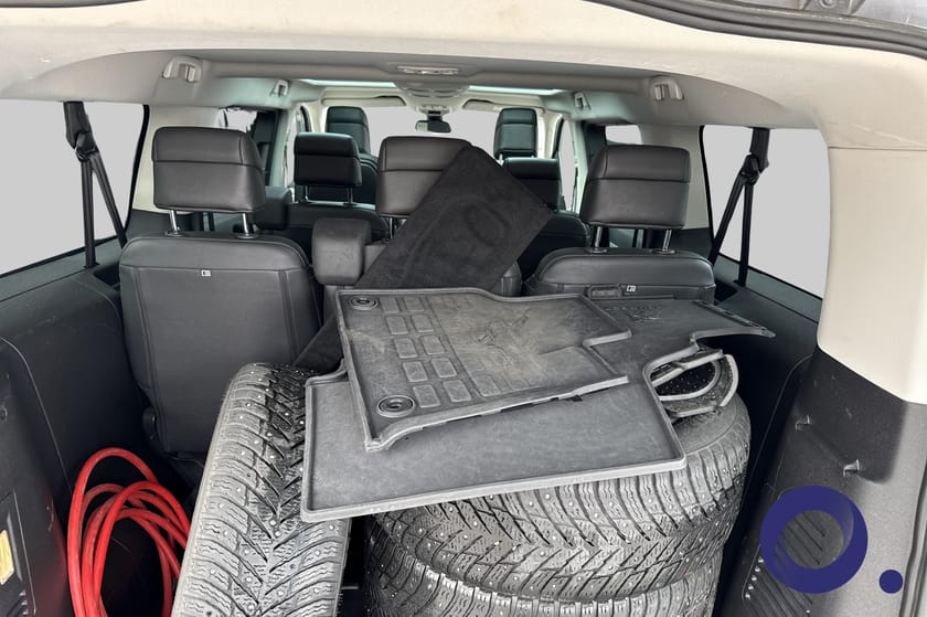 Bilde 5 av Peugeot e-Traveller 75 Panorama glasstak|2 vendbare seter rad 2|Navigasjon