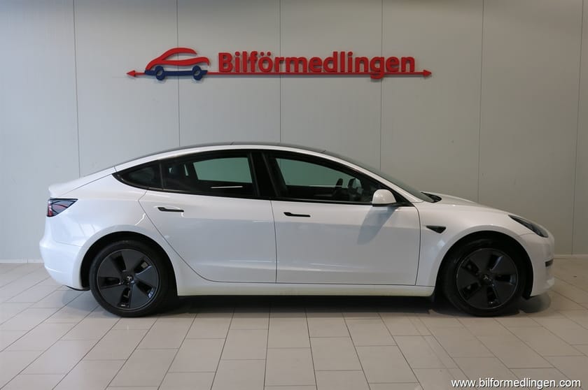 Bild 2 av Tesla Model 3 Standard Range 283hk Drag Momsbil