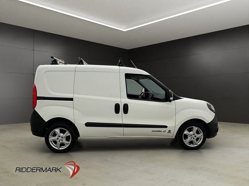 Bild 2 av Fiat Doblò Van 1.3JTD 80hk Bluetooth Takräcke 6651 MIL