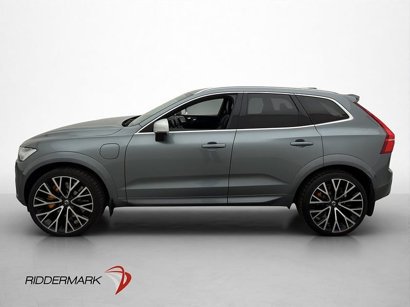 Bild 4 av Volvo XC60 T8 AWD R-Design B&W Pano HuD Värmare Drag VOC