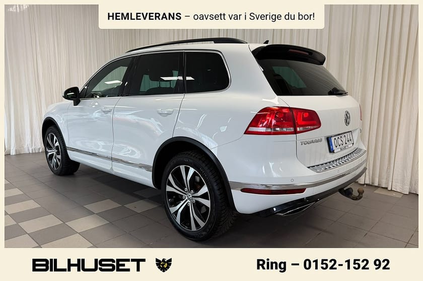 Bild 3 av Volkswagen Touareg 3.0 V6 TDI 4Motion R-Line LUFTFJÄDRING 360° PANO D-VÄRM