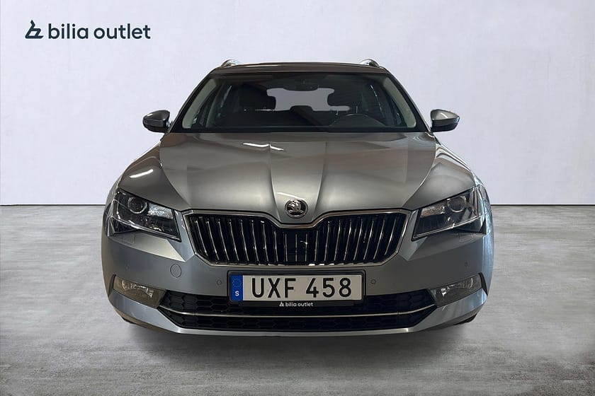 Bild 3 av Škoda Superb Kombi Skoda 2.0 TDI Style / Värmare / Navi / B-Kamera / Drag
