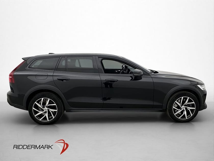 Bild 4 av Volvo V60 Cross Country B4 AWD Pano H/K HUD Skinn Drag BLIS