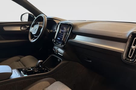 Volvo XC40 B3 FWD Bensin Plus Dark