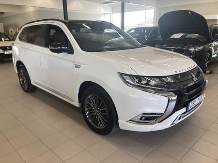 Mitsubishi Outlander PHEV PHEW 4WD S-edition Drag Läder Taklucka