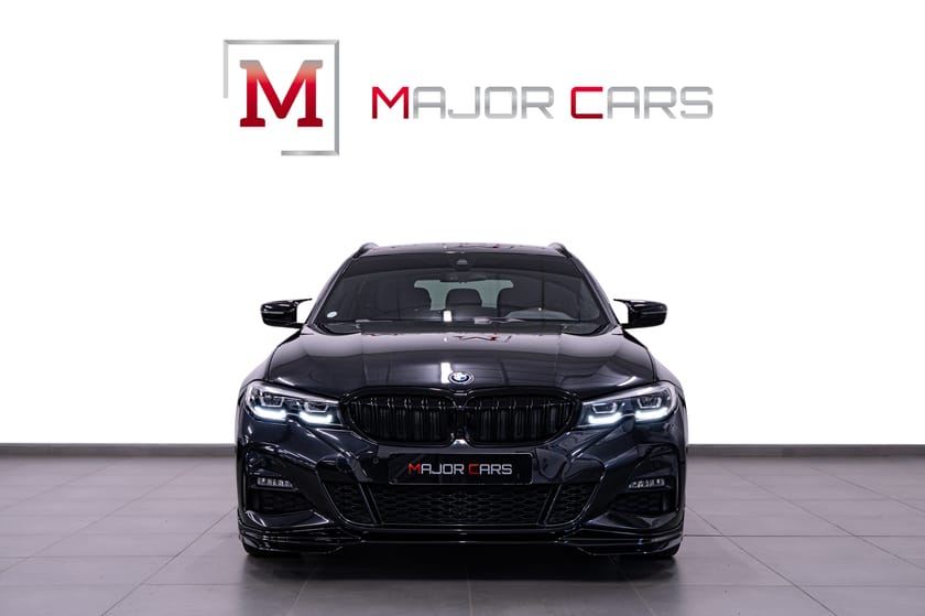 Bild 2 av BMW 330e xDrive Touring M Sport Cockpit Maxton Skinn Ambient M-Chassi