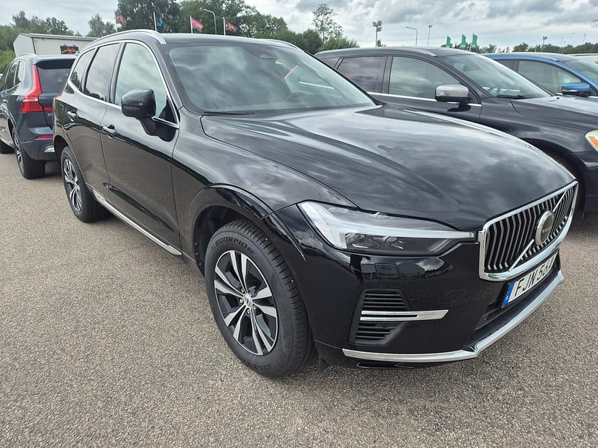 Bild 2 av Volvo XC60 T6 Recharge Core Bright plug in AWD 350HK 4x4 Panorama